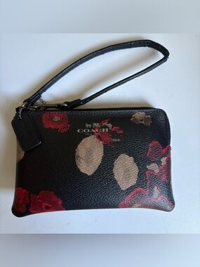 Coach Corner Zip Wristlet in Halftone Floral Print